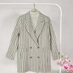 بليزر أوف وايت مخطط بالأسود بأزرار مزدوجة وجيوب أمامية – صناعة تركية