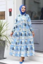 ⁦فستان طويل مطبع باللون الأزرق مع نقوش مربعة – صناعة تركية⁩ - الصورة ⁦2⁩