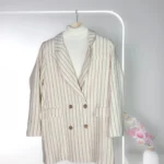 بليزر أوف وايت مخطط باللون البني بأزرار مزدوجة وجيوب أمامية – صناعة تركية