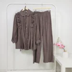 طقم بلوزة وبنطلون باللون البني الداكن – صناعة تركية