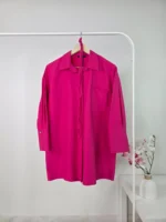 بلوزة طويلة نسائية باللون الوردي الفوشيا – تصميم واسع ومريح