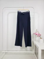 بنطال واسع رسمي وكاجوال باللون الكحلي مع خط أبيض على الخصر – صناعة تركية